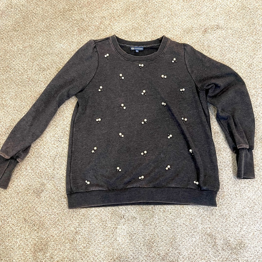 Democracy top size L Pearl detail